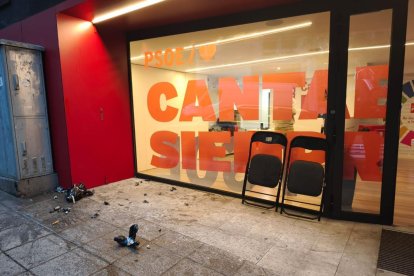 Imatge de la façana de la seu socialista de Cantàbria. - EFE. CEDIDA PEL PSOE