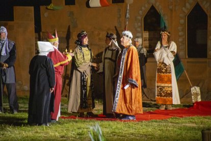 L’espectacle, la proposta estrella de la fira, va comptar ahir amb la participació de 170 persones. - GERARD HOYAS