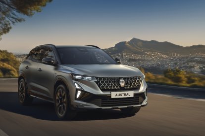 Es comercialitza amb motor mild hybrid de 160 CV i full hybrid de 200 CV.