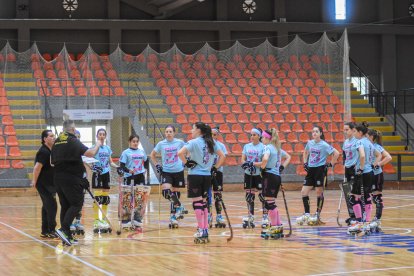 L’equip del Pla d’Urgell va fer ahir el primer entrenament a la pista anomenada Superiora de San Juan. - CLARA LIÁÑEZ