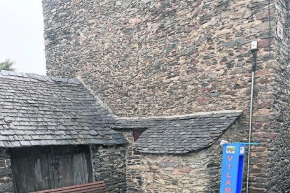 Eth Pit Stop ath cant der aparcabicis en Vilamòs. - AJUNTAMENT DE VILAMÒS