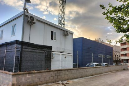Els barracons en els quals treballen els investigadors han requerit un doble sostre per evitar goteres. - JOAN GÓMEZ