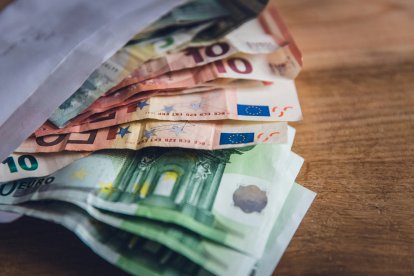 Dinero en efectivo.