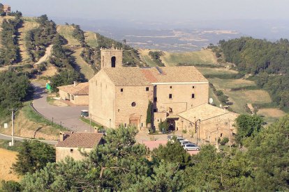 El Santuari de Pinós, on es millorarà la xarxa de proveïment. - A. PINÓS