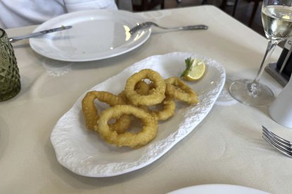 Habemus calamars  a la romana - GABRIEL JOVÉ