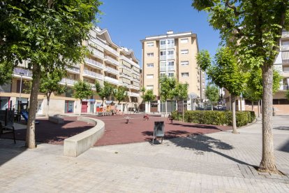 La plaça Lluís Companys de Balaguer, al costat de l’església del Sagrat Cor. - INGRID BOSCH