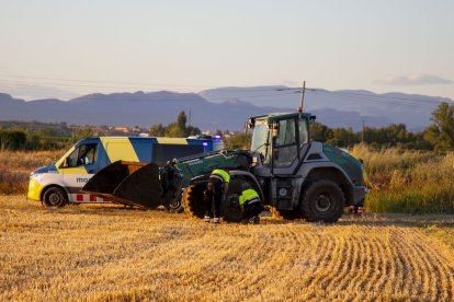 Agents dels Mossos al lloc de l’accident divendres. - GERARD HOYAS