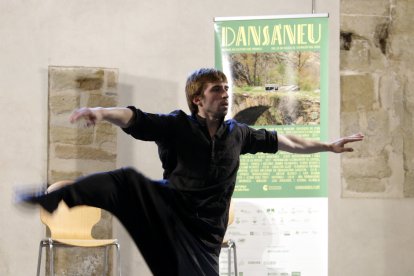 El coreograf i ballari Aleix Martínez, durant la presentació del 34è Dansàneu a la Seu Vella de Lleida.