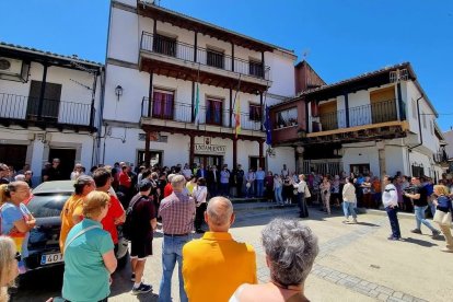 Minut de silenci per la víctima a Aldeanueva del Camino. - DELEGACIÓ DEL GOVERN A EXTREMADURA