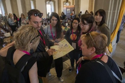 Una de les activitats va ser una gimcana tecnològica. - CARMINA MARSIÑACH