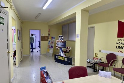 UNA BONA CADIRA - CNL