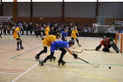 Una acció del partit de la final infantil masculina entre Barcelona Nord i Barcelona Sud. - JOAN GÓMEZ
