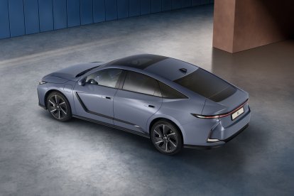 La vuitena generació del nou Lexus ES fa la seua posada de llarg a Europa.