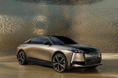 Amb un estil carismàtic depurat i elegant, el Nº8 s’inspira en el concept-car DS Aero Lounge.