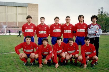 Temporada 1990-91 ■ De pie: Andreu, Jaume, Josan, Viladegut, Emili Vicente, Baradat. Agachados: Juanjo tenorio, Javier Jorge, Goyo, Gil y Quini.