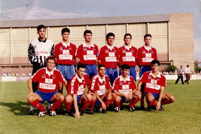 Temporada 1994-95 ■ De pie: Mora, Fontova, Andreu, Alberto,
Ortiz, Jaume. Agachados: Josan, Gari, Juanjo Alias, Quini, Roberto
Martínez, actual seleccionador de Portugal