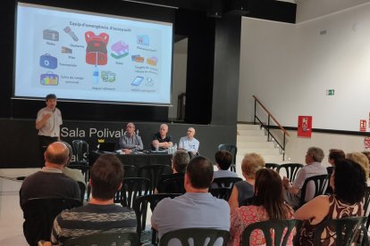 La sessió informativa celebrada ahir a Aspa. - AJUNTAMENT D’ASPA