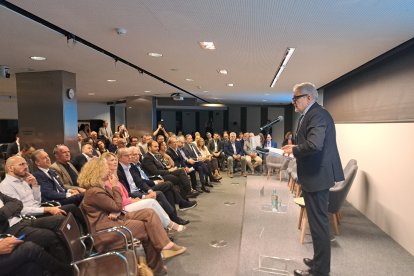 El alcalde, Fèlix Larrosa, durante su intervención en el Cercle d'Economia de Barcelona esta mañana