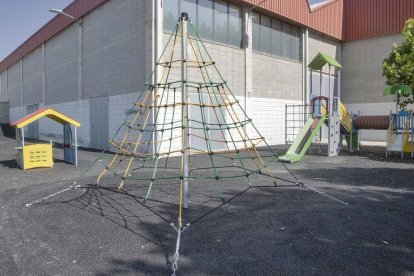 Imatge dels treballs del parc infantil. - LAIA PEDRÓS