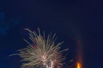 Focs artificials a la Crema deth Taro a Arties. - VAL D’ARAN PHOTOS-VISIT ARTIES