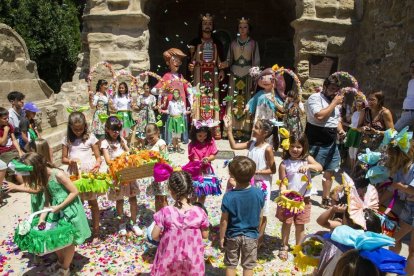 La festa va reunir els enramaires, gegants, les Arquets de Tàrrega i la Cobla Vents de Riella. - LAIA PEDRÓS