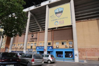 Una vista de la façana principal del Camp d’Esports, l’estadi del Lleida. - AMADO FORROLLA