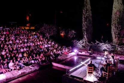 Alfred García i la lleidatana Abril omplen el festival Els Rentadors de Juneda - XAVIER MINGUELLA