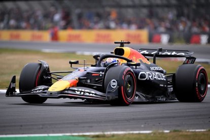 El neerlandès Max Verstappen, durant la sessió de qualificació d’ahir a Silverstone. - EFE