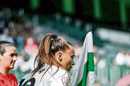 La defensa María Amaya, durant un partit amb l’Elx CF. - ELX CF
