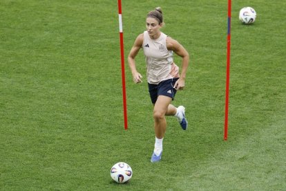 Alèxia Putellas, durant l’entrenament d’ahir de la selecció. - EFE