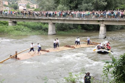 Un dels rais, al seu pas pel pont del Claverol. - EDGAR ALDANA