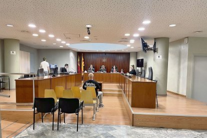 L’acusat, ahir a la banqueta de l’Audiència de Lleida. - A. GUERRERO