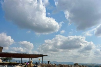 Una de les activitats arqueològiques al castell Formós. - AJUNTAMENT DE BALAGUER