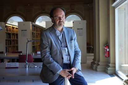 El director del Museu Nacional d’Art de Catalunya (MNAC), Pepe Serra, en una sala de la pinacoteca. - ACN