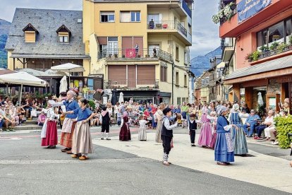 Petiti e grani voleren participar en aumenatge. - AJUNTAMENT DE LES
