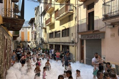 Malgrat. Les veïnes i els veïns d’aquest municipi de la Segarra van gaudir ahir d’una ballada popular de sardanes cap al tard. - A.ORGANYÀ