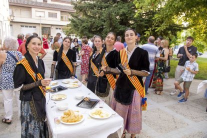 Arbeca. El fang, l’aigua i les proves esbojarrades van tornar a ser protagonistes a Arbeca amb les clàssiques competicions de grups mixtos de l’Arbequí de Ferro, un dels esdeveniments més esperats de les seues festes. - A. LLIMIANA