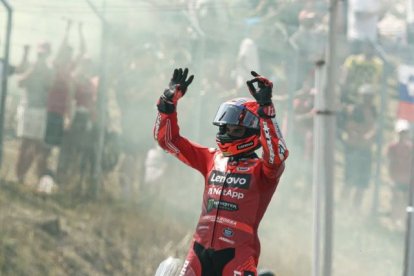 Marc Márquez celebra la dotzena victòria aquest any en una prova esprint. - MOTOGP