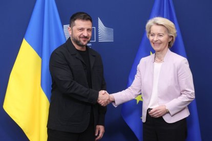 Zelenski es va reunir ahir a Brussel·les amb Von der Leyen. - EFE/EPA/OLIVIER HOSLET