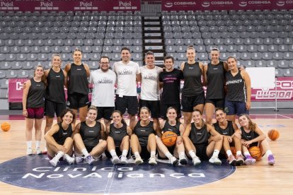 Plantilla del Robles Lleida, que ahir va iniciar oficialment la pretemporada al Barris Nord.