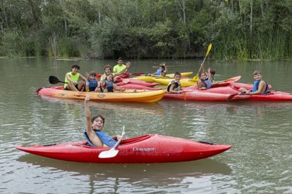 Un estiu esportiu a Lleida
Més de 1.800 menors de 4 a 16 anys han practicat natació, piragüisme i competicions