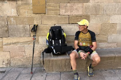 José Antonio Nieto, a l’arribar ahir a Lleida, a la plaça Paeria