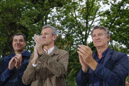 Moreno, Rueda i Feijóo, ahir a Pontevedra. - EFE