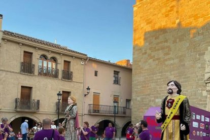 Els Gratali van presentar el carro dilluns passat al centre del municipi. - EVA LLAUET