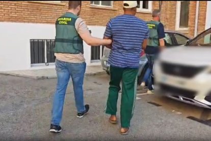 Un dels 17 detinguts en l’operatiu de la Guàrdia Civil. - GUÀRDIA CIVIL