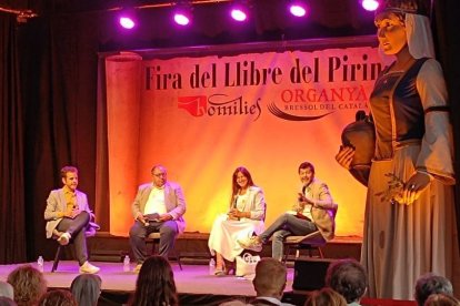 La fira va començar al matí amb un debat sobre la salut del català. - C.SANS