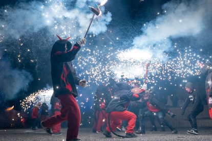 Un correfoc a la Festa Major de Bellpuig.
