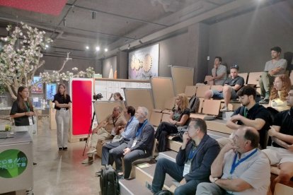 Un moment de la presentació dels projectes portada a terme ahir a Afrucat. - T.CONTRERAS