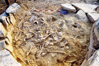 El túmul en el qual se centra l’estudi inclou l’enterrament de 30 membres de la mateixa família. - JOSÉ IGNACIO ROYO GUILLÉN