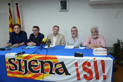 Un moment de la roda de premsa de la plataforma 'Sixena si!' .